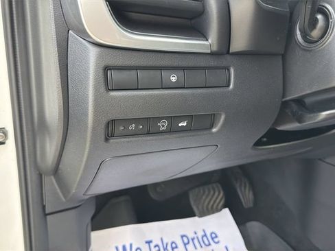 Certified 2023 Nissan Rogue SV w/ SV Premium B Package AWD/4WD image 17