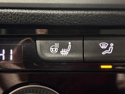 Used 2019 Volkswagen Jetta SE w/ Cold Weather Package image 33