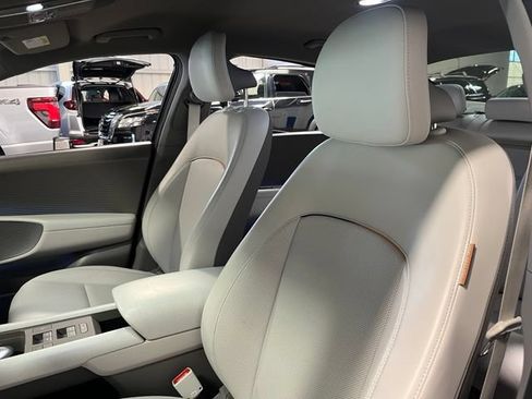 Used 2023 Hyundai Ioniq 6 Limited RWD image 24