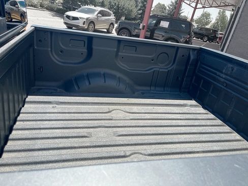 Used 2024 Nissan Titan SV w/ SV Convenience Package AWD/4WD image 26