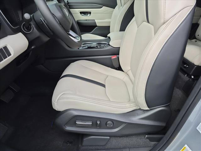 New 2026 Honda Pilot Touring image 4