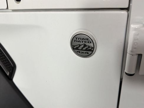 Used 2018 Jeep Wrangler Sport AWD/4WD image 10