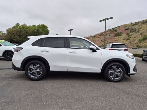 New 2027 Honda HR-V LX image 8