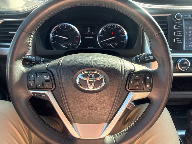 Used 2015 Toyota Highlander XLE FWD image 14