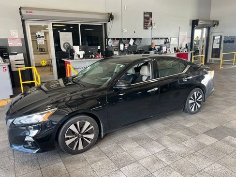 Used 2019 Nissan Altima 2.5 SL FWD image 1