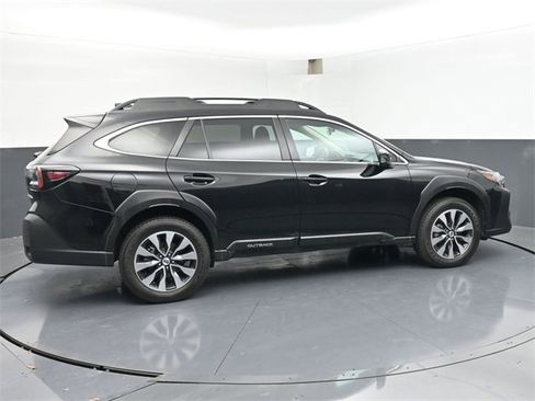 Used 2024 Subaru Outback Limited image 3
