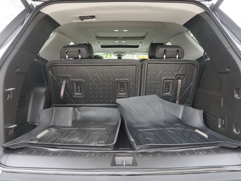 Used 2019 Chevrolet Traverse LT w/ LT Premium Package AWD/4WD image 10