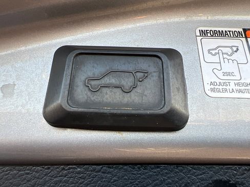 Used 2018 Toyota RAV4 Adventure image 21