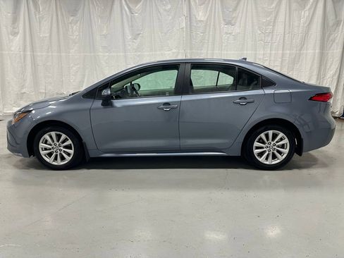 Used 2025 Toyota Corolla LE w/ LE Premium Package image 4