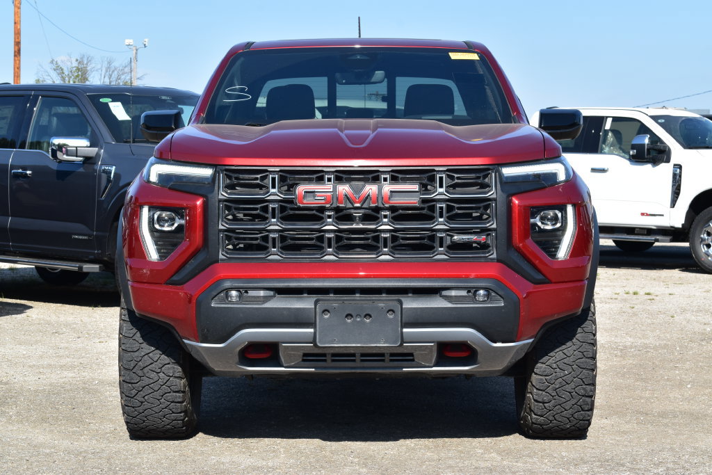 Used 2025 GMC Canyon AT4 w/ Technology Plus Package AWD/4WD image 2