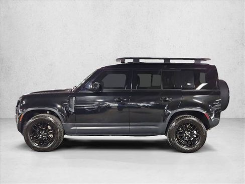 Used 2023 Land Rover Defender 110 SE AWD/4WD image 8