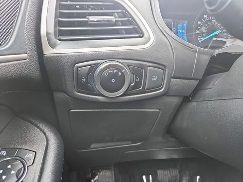 Used 2024 Ford Edge SEL image 21