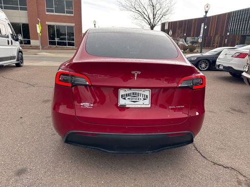 Used 2022 Tesla Model Y Long Range AWD/4WD image 6