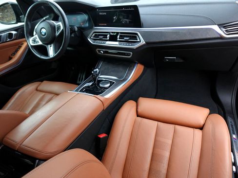 Used 2022 BMW X5 xDrive40i w/ M Sport Package image 17