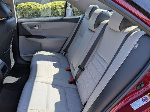 Used 2016 Toyota Camry SE FWD image 17