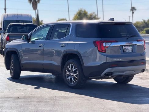 Used 2022 GMC Acadia SLE w/ LPO, Floor Liner Package FWD image 3