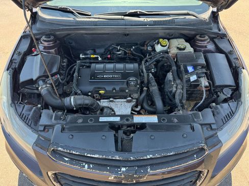 Used 2015 Chevrolet Cruze LT FWD image 24