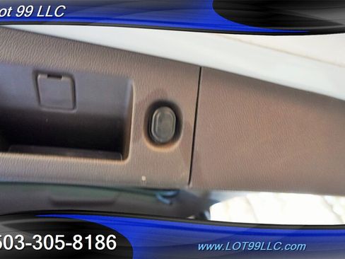 Used 2017 GMC Yukon Denali w/ Open Road Package AWD/4WD image 39