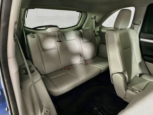 Used 2016 Toyota Highlander XLE FWD image 34