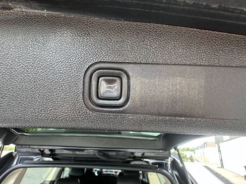 Used 2013 Chevrolet Suburban LTZ AWD/4WD image 28