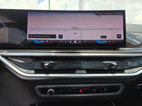 Used 2025 BMW X7 xDrive40i w/ Premium Package AWD/4WD image 33