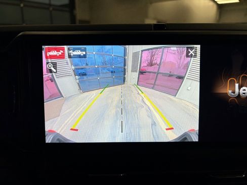 Used 2025 Jeep Gladiator Rubicon image 16