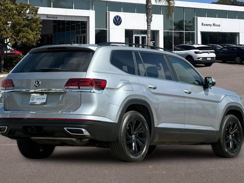 Used 2023 Volkswagen Atlas SE w/ Panoramic Sunroof Package FWD image 4