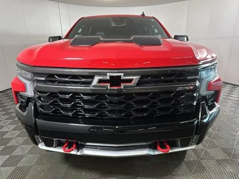 Used 2023 Chevrolet Silverado 1500 ZR2 AWD/4WD image 7