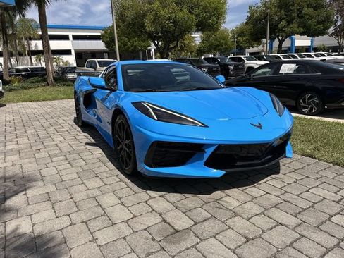 Used 2025 Chevrolet Corvette Stingray Preferred Cpe w/ 2LT RWD image 17