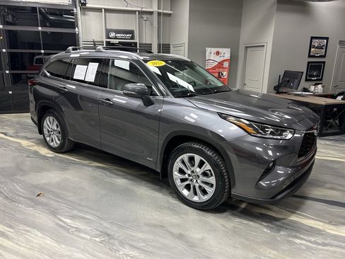 Used 2022 Toyota Highlander Limited image 31