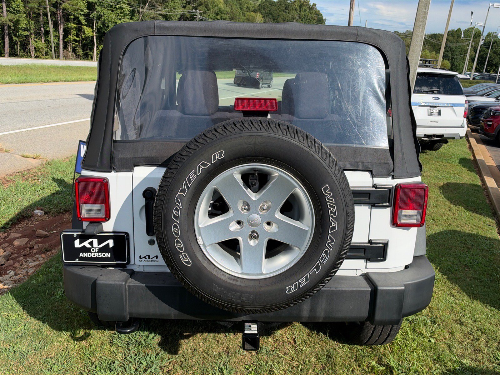 Used 2015 Jeep Wrangler Sport w/ Quick Order Package 24S AWD/4WD image 4