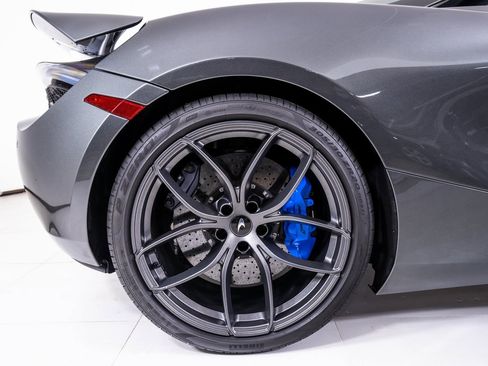 Used 2022 McLaren 720S Performance image 17
