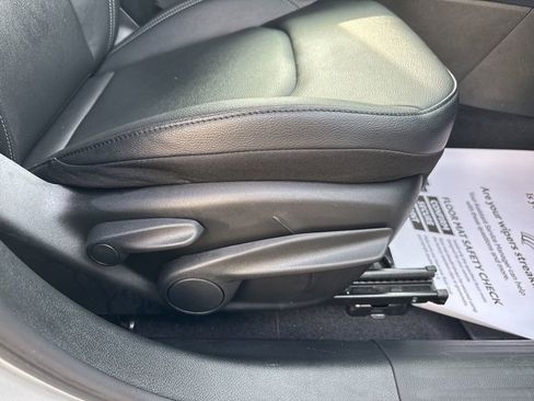 Used 2025 Jeep Compass Limited image 29