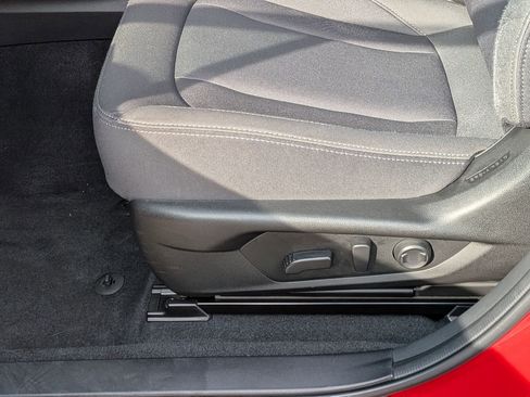 Used 2025 Subaru Crosstrek 2.0i Premium image 12