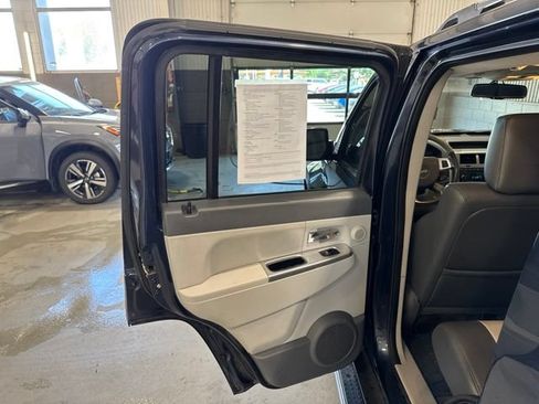Used 2008 Jeep Liberty Limited w/ Premium Group AWD/4WD image 11