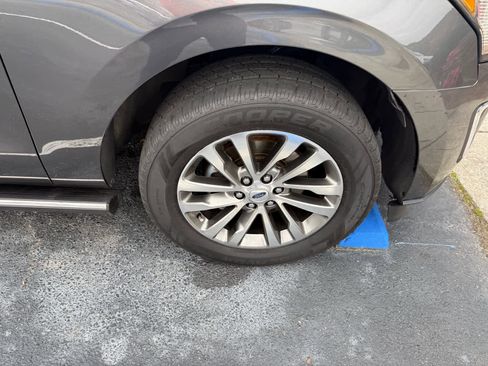 Used 2018 Ford Expedition Max Limited image 25