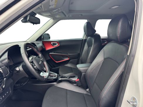 Used 2023 Kia Soul GT-Line FWD image 9
