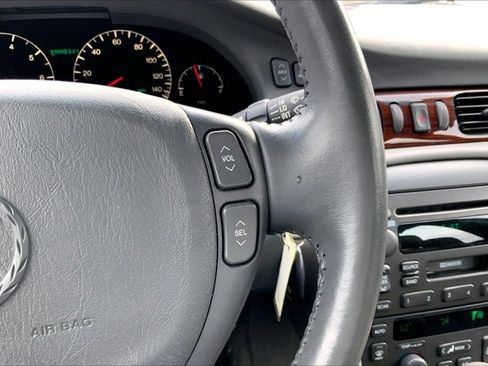 Used 2002 Cadillac Seville SLS w/ Luxury Pkg image 19