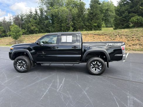 Used 2023 Toyota Tacoma TRD Off-Road AWD/4WD image 7