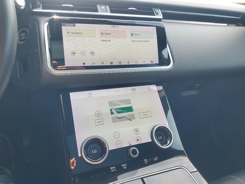 Used 2019 Land Rover Range Rover Velar S image 32