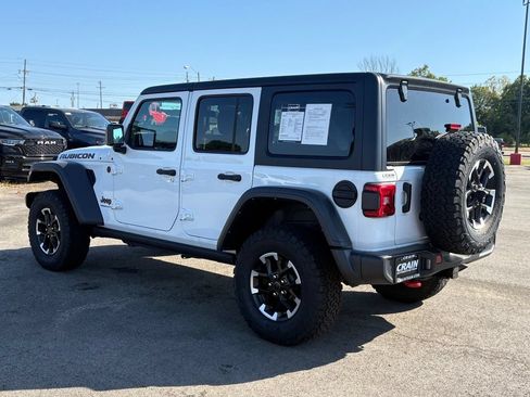 Used 2025 Jeep Wrangler Unlimited Rubicon AWD/4WD image 5