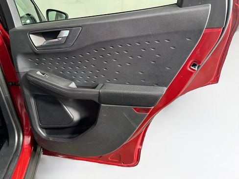 Used 2020 Ford Escape SE image 31