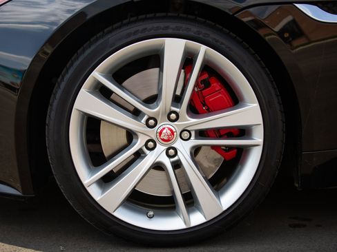 Used 2015 Jaguar F-TYPE S image 31