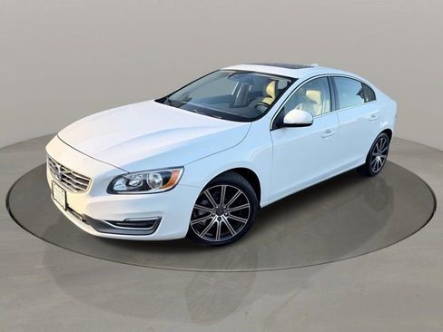 Used 2017 Volvo S60 T5 Inscription image 30