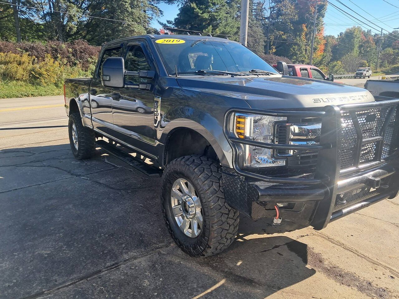 Used 2019 Ford F250 XLT w/ XLT Value Package AWD/4WD image 2