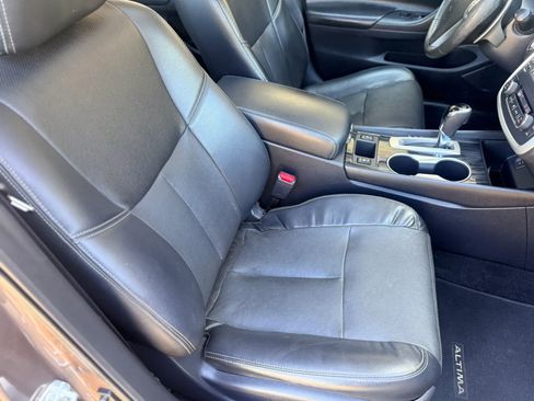 Used 2017 Nissan Altima 3.5 SL w/ 3.5SL Technology Package FWD image 33