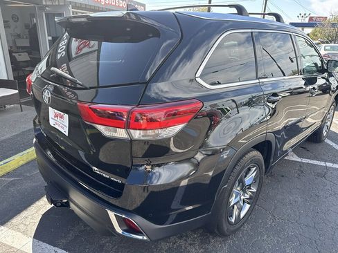 Used 2018 Toyota Highlander Limited Platinum image 8