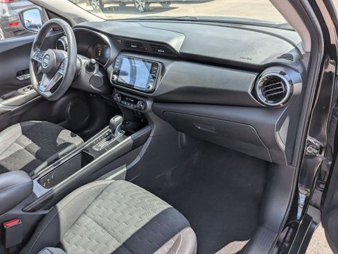 Used 2021 Nissan Kicks SV FWD image 31