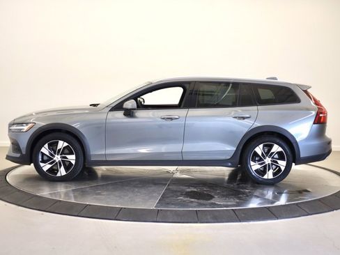Used 2020 Volvo V60 T5 Cross Country w/ Protection Package Premier image 6