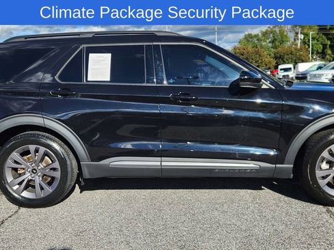 Used 2022 Ford Explorer XLT w/ Equipment Group 202A image 7
